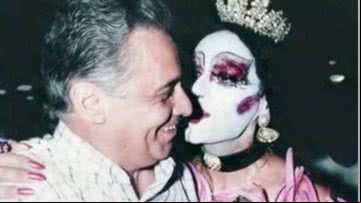 Isabelita dos Patins ao lado de FHC, futuro presidente do Brasil - Arquivo pessoal