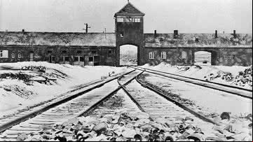 A entrada de Auschwitz - Getty Images