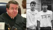 O juiz William Ryan (à esqu.) e os irmãos Menendez (à dir.) - Getty Images