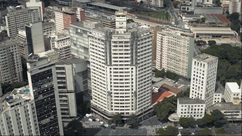 Imagem aérea do Edifício Acaiaca, no centro de Belo Horizonte, Minas Gerais - Reprodução/Vídeo/YouTube/@hawkfilms7367