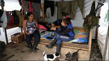 Guerrilheiras em acampamento militar da FARC, aliada do exército colombiano - Kaveh Kazemi, via Getty Images