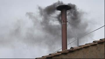 Fumaça preta do conclave de 2013 - Getty Images