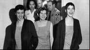 Patricia Krenwinkel (ao centro) em 1971, após receber sentença de morte - Getty Images