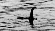 Emblemática fotografia precursora da lenda do 'Monstro do Lago Ness' - Domínio Público via Wikimedia Commons