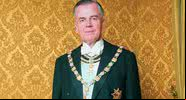 Bertrand de Orleans e Bragança em pose para retrato fotográfico - Divulgação / Monarquia.org.br