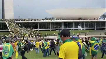 Bolsonaristas invadindo o Congresso - Reprodução/Video