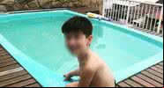 Fotografia do pequeno Henry na piscina - Divulgação/Leniel Borel